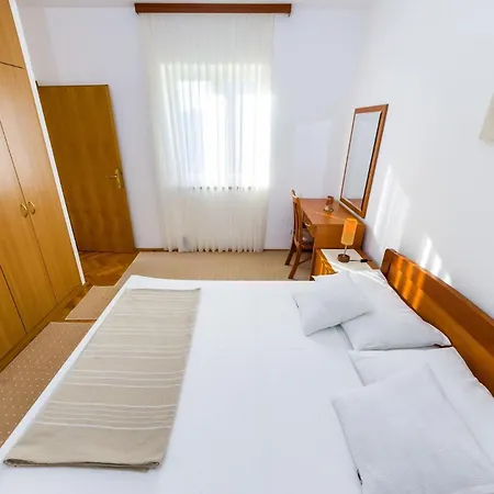 Apartment Petin Zadar